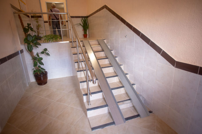 Творческий подход к ремонту подъездов приветствуется Творческий подход к ремонту подъездов приветствуется