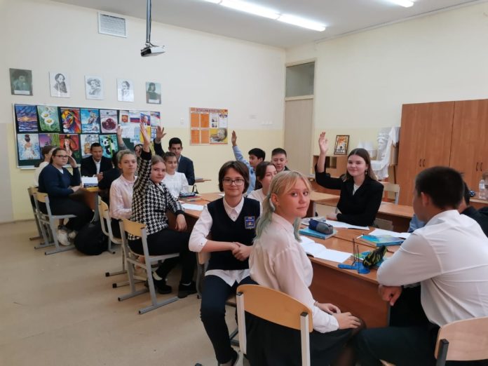 Тренинг «Снова в школу» провели для учеников школы №35 Тренинг «Снова в школу» провели для учеников школы №35