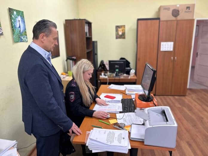 В Подольске общественник проверил работу полицейских отдела охраны общественного порядка УМВД В Подольске общественник проверил работу полицейских отдела охраны общественного порядка УМВД