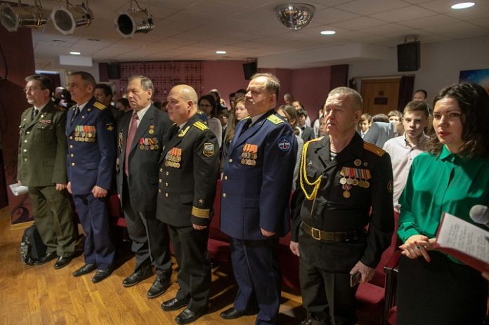 Настоящий офицер всегда в строю Настоящий офицер всегда в строю