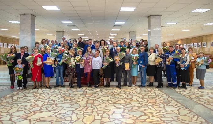 В рамках Праздника труда, Николай Пестов вручил награды лучшим сотрудникам учреждений и организаций муниципалитета В рамках Праздника труда, Николай Пестов вручил награды лучшим сотрудникам учреждений и организаций муниципалитета