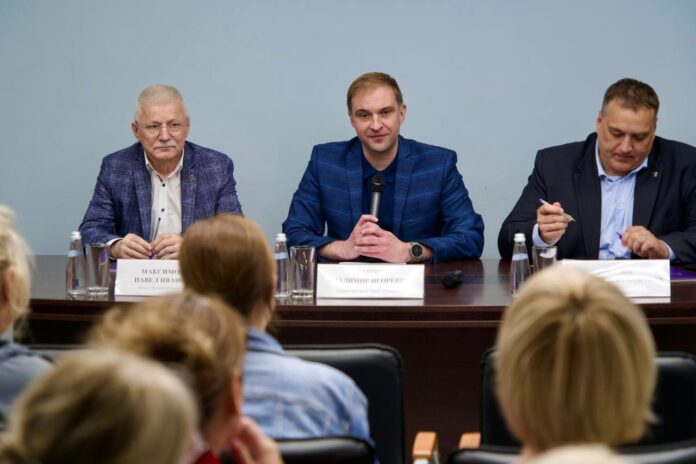 Жители обсудили вопросы благоустройства с профильными специалистами