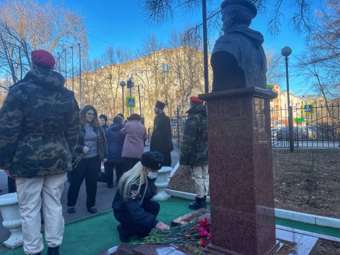 Память погибших сотрудников почтили полицейские совместно с общественниками в Подольске