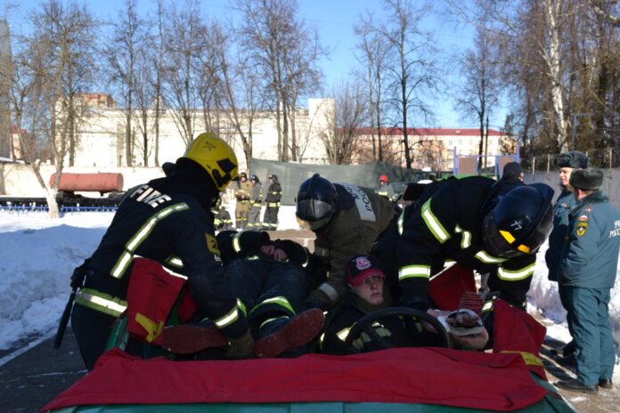 Спасатели отработали навыки аварийно‑спасательных работ при ликвидации последствий дорожно-транспортных происшествий Спасатели отработали навыки аварийно‑спасательных работ при ликвидации последствий дорожно-транспортных происшествий