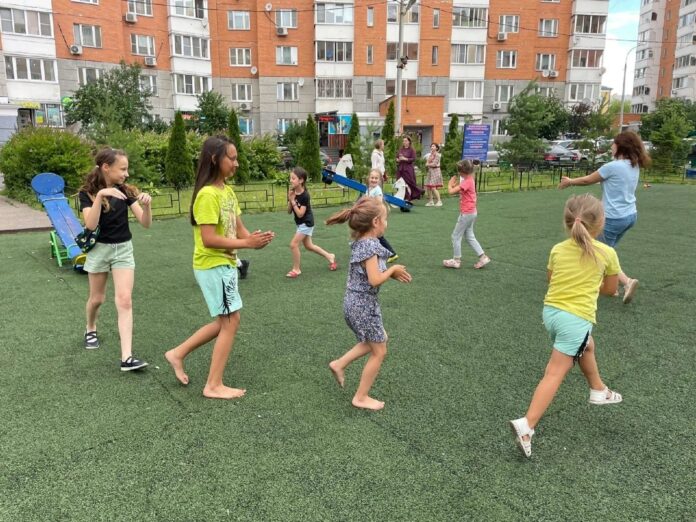 Игровую познавательную программу «100 идей» провели для детей на Литейной улице Большого Подольска