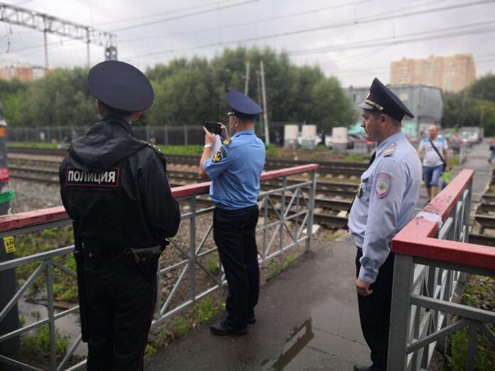 В Большом Подольске состоялся рейд по соблюдению правил пребывания на железной дороге