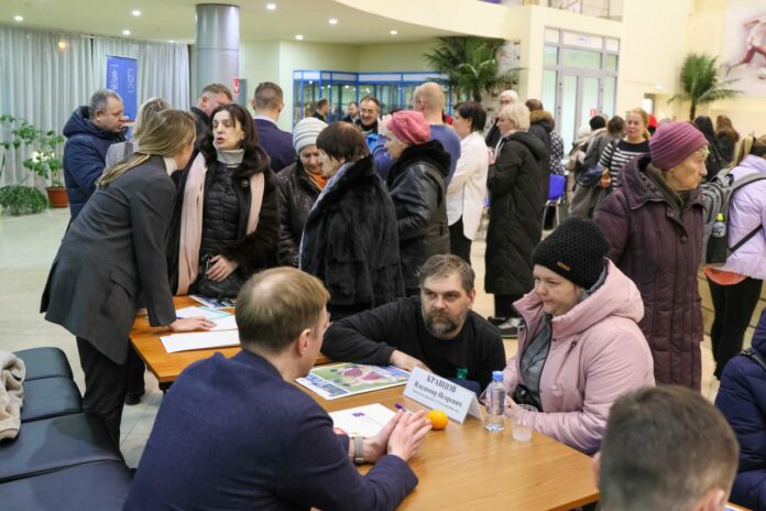 Выездная администрация Подольска вновь работала на Весенней