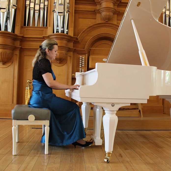 В Культурно-просветительском центре «Дубровицы» прошел концерт фортепианной музыки цикла «Эта прекрасная классика» «Piano Solo» В Культурно-просветительском центре «Дубровицы» прошел концерт фортепианной музыки цикла «Эта прекрасная классика» «Piano Solo»