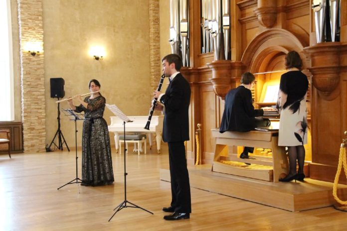 В КПЦ “Дубровицы” прошел концерт “Связь времён и традиций” В КПЦ “Дубровицы” прошел концерт “Связь времён и традиций”