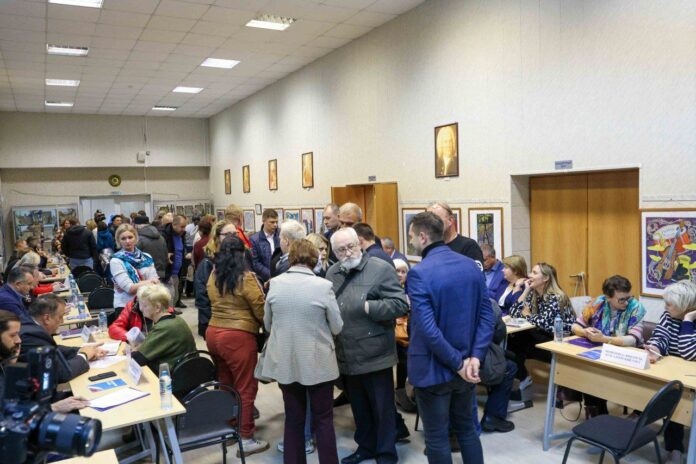 Обход и выездной прием жителей провела администрация Подольска в Высотном