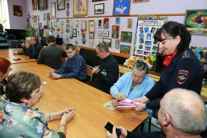 В  городском округе Подольск автоинспекторы организовали встречу с членами Всероссийского общества инвалидов В  городском округе Подольск автоинспекторы организовали встречу с членами Всероссийского общества инвалидов