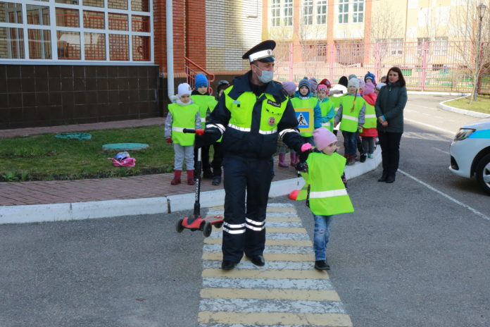 В детских садах Большого Подольска проходят тематические уроки по дорожной безопасности В детских садах Большого Подольска проходят тематические уроки по дорожной безопасности