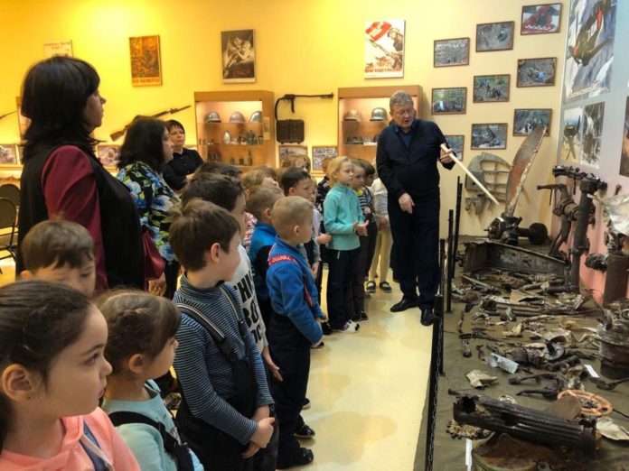 Воспитанники детского сада «Аистенок» посетили музей школы № 34 Воспитанники детского сада «Аистенок» посетили музей школы № 34