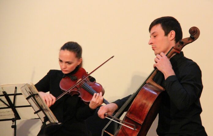 В КПЦ «Дубровицы» прошел концерт классической музыки «О серьезном и не очень» В КПЦ «Дубровицы» прошел концерт классической музыки «О серьезном и не очень»