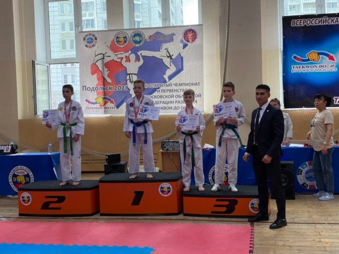 На Открытом Первенстве Подмосковья по тхэквондо воспитанники спортклуба «Скорпион» АССК «Кузнечики» завоевали 15 медалей На Открытом Первенстве Подмосковья по тхэквондо воспитанники спортклуба «Скорпион» АССК «Кузнечики» завоевали 15 медалей