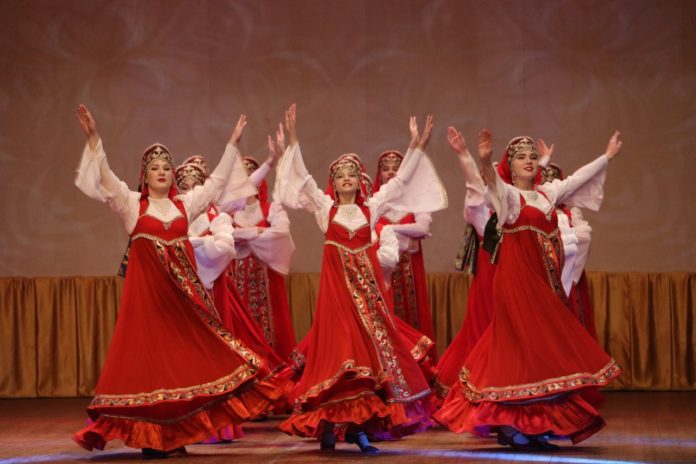 В фестивале народного творчества «Славянское подворье» примут участие коллективы ДК «Металлург» В фестивале народного творчества «Славянское подворье» примут участие коллективы ДК «Металлург»