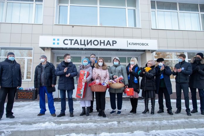 Депутаты от фракции партии «Единая Россия» поздравили работников медицины с наступающим Новым годом Депутаты от фракции партии «Единая Россия» поздравили работников медицины с наступающим Новым годом