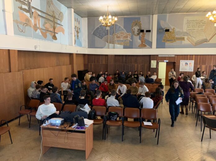 Квест-игру на тему здорового питания провели для первокурсников колледжа Квест-игру на тему здорового питания провели для первокурсников колледжа