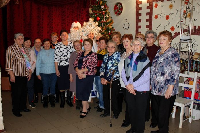 В рамках проекта «Активное долголетие» прошел новогодний вечер для ветеранов в СДК «Романцево»
