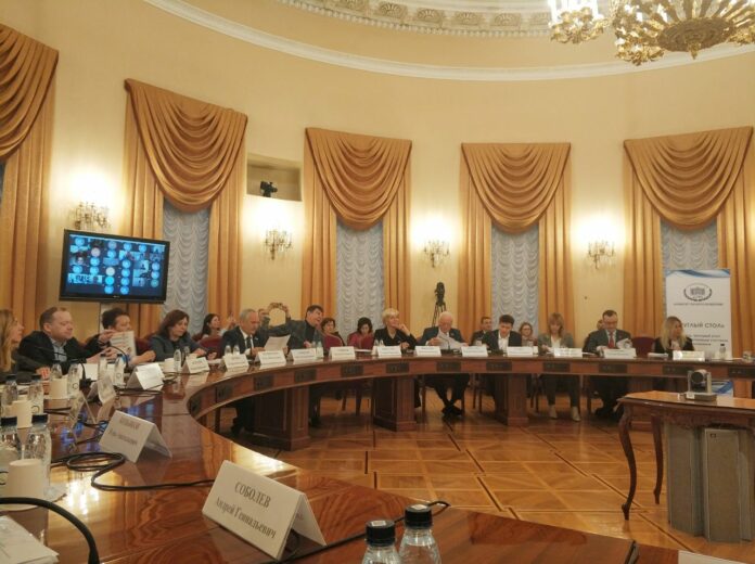 В Доме Союзов Комитет Государственной Думы по просвещению провел круглый стол «Учитель, который учит.... В Доме Союзов Комитет Государственной Думы по просвещению провел круглый стол «Учитель, который учит....