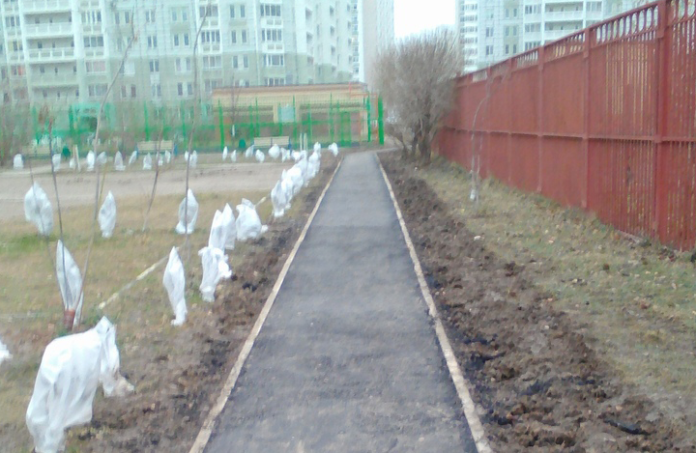 В Кузнечиках появилась пешеходная дорожка у школы №32