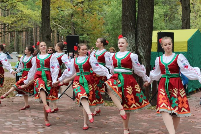 Детские праздники в прошли микрорайоне Климовск в День города Детские праздники в прошли микрорайоне Климовск в День города