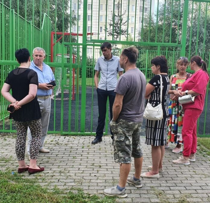 Встреча с жителями домов 14 и 16 по улице Генерала Смирнова в Подольске прошла... Встреча с жителями домов 14 и 16 по улице Генерала Смирнова в Подольске прошла...