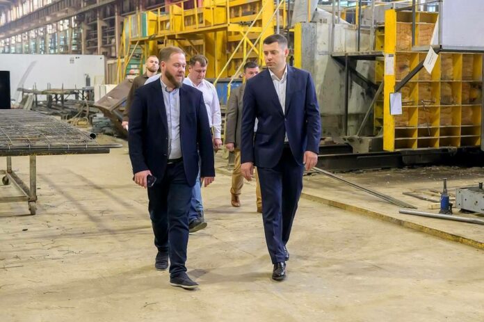 Производство электротехнического оборудования посетил глава Подольска Производство электротехнического оборудования посетил глава Подольска