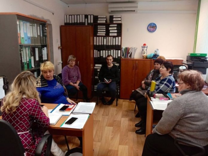 Встречу с активными жителями дома № 19 по Красногвардейскому бульвару провели в округе Встречу с активными жителями дома № 19 по Красногвардейскому бульвару провели в округе