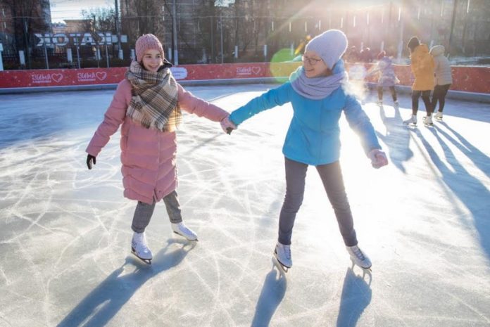 Каток в парке им. Виктора Талалихина в Подольске открылся 10 декабря Каток в парке им. Виктора Талалихина в Подольске открылся 10 декабря