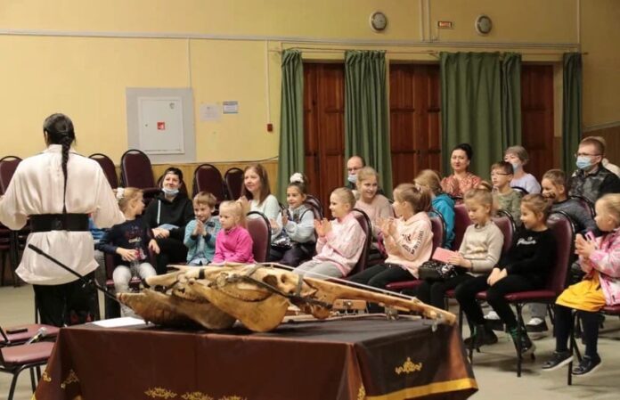 В ДК «Металлург» состоялась выставка хакасских музыкальных инструментов В ДК «Металлург» состоялась выставка хакасских музыкальных инструментов