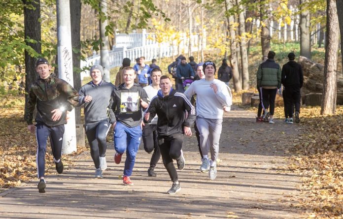 В парке им. Виктора Талалихина прошли соревнования допризывной и призывной молодежи В парке им. Виктора Талалихина прошли соревнования допризывной и призывной молодежи
