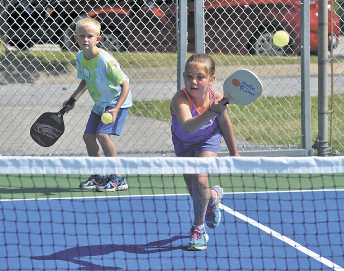 Подольчан приглашают играть в пиклбол Подольчан приглашают играть в пиклбол