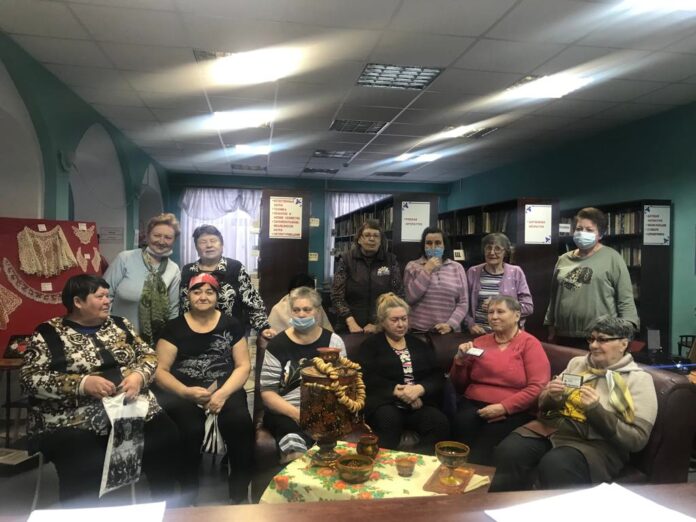 В поселке МИС в Климовске прошли посиделки у самовара