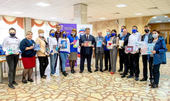 360 чайных наборов медикам Городского округа Подольск – с благодарностью от «Единой России» 360 чайных наборов медикам Городского округа Подольск – с благодарностью от «Единой России»