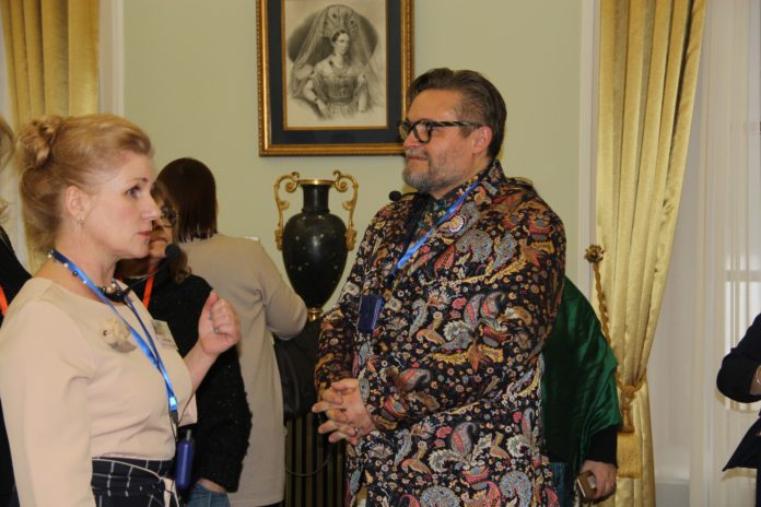 Историк моды Александр Васильев провел экскурсию в музее-усадьбе Остафьево