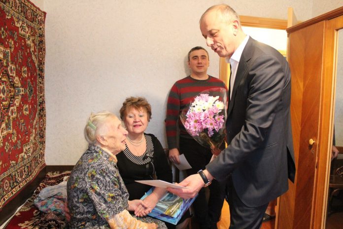 Подольчанку труженицу тыла Татьяну Васильевну Исаеву поздравили с 95-летием Подольчанку труженицу тыла Татьяну Васильевну Исаеву поздравили с 95-летием