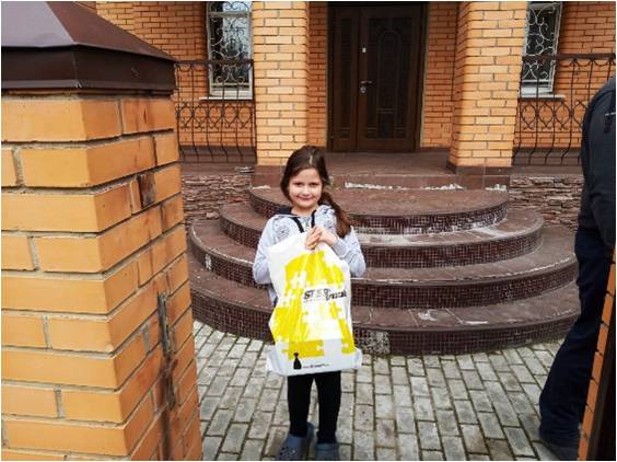 Более 150 подарков вручили волонтеры детям в Подольске