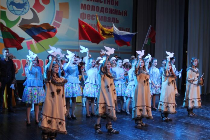 Всех желающих приглашают на молодёжный онлайн фестиваль национальных культур «Друзья рядом» Всех желающих приглашают на молодёжный онлайн фестиваль национальных культур «Друзья рядом»