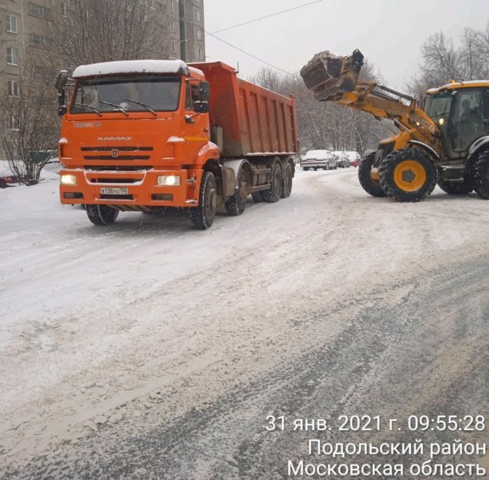 Более 120 единиц различной техники задействовано в уборке снега в Городском округе Подольск