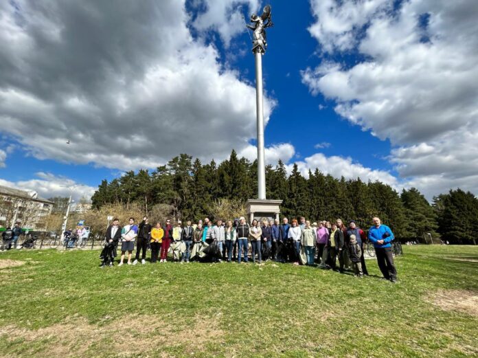 На третьем субботнике в Подольске собрали свыше 1 400 кубометров мусора На третьем субботнике в Подольске собрали свыше 1 400 кубометров мусора