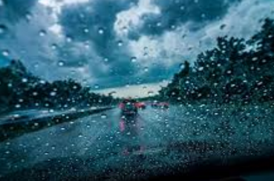 Пешеходов и водителей призвали быть внимательными на дорогах