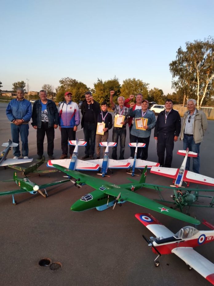 На авиамодельных соревнованиях F-4-B «Мастер» подольчане заняли призовые места На авиамодельных соревнованиях F-4-B «Мастер» подольчане заняли призовые места