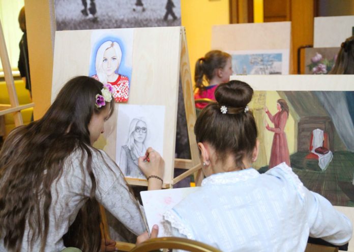 Студенты творческих вузов могут досрочно завершить учебный год Студенты творческих вузов могут досрочно завершить учебный год