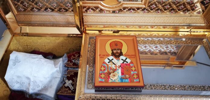 Частица святых мощей святителя Виктора исповедника, епископа Глазовского передана в Никольский храм