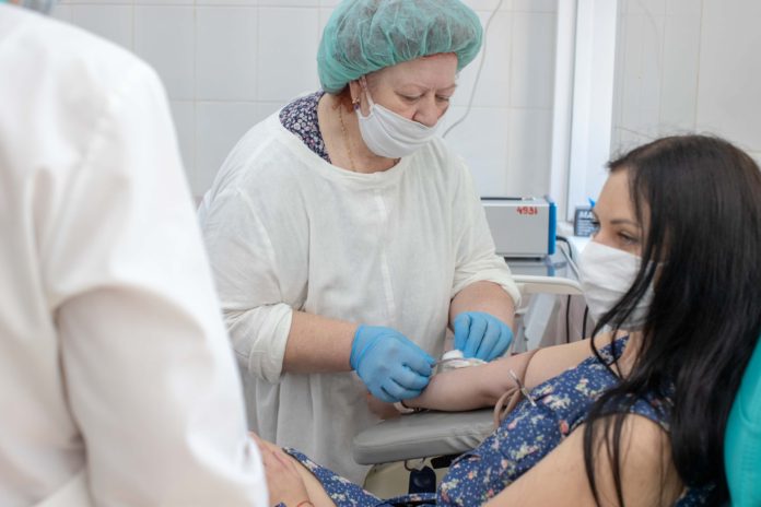 Сдача крови в рамках донорской недели #ОставайсяДонором