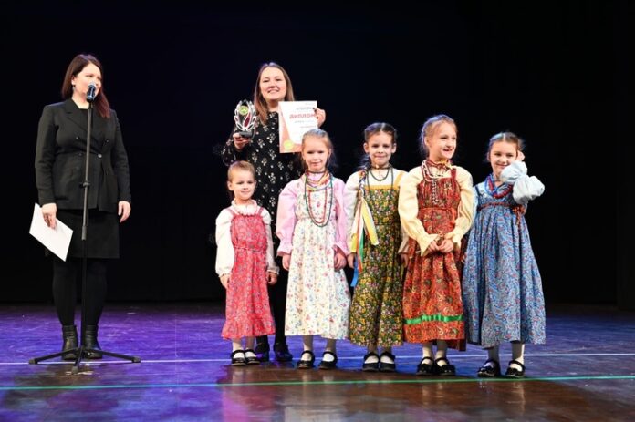 В фестивале-конкурсе «Ярмарка народных традиций» принял участие подольский ансамбль «ВЁСНУШКА» В фестивале-конкурсе «Ярмарка народных традиций» принял участие подольский ансамбль «ВЁСНУШКА»