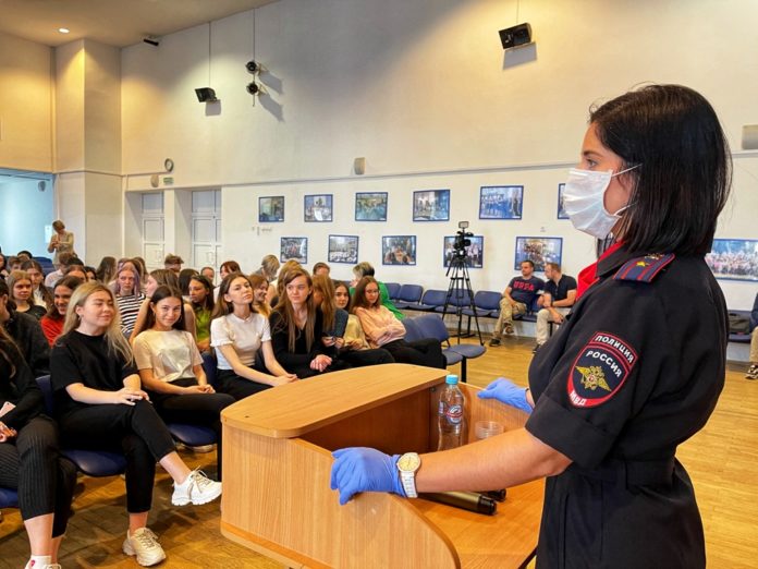 Акцию «Территория безопасности» провели полицейские Подольска Акцию «Территория безопасности» провели полицейские Подольска