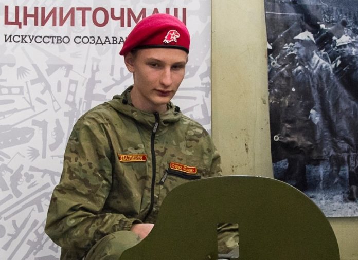 Подольские школьники посетили передвижную выставку ЦНИИТОЧМАШа