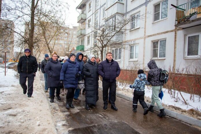 Пеший обход в микрорайоне Силикатная совершил глава Подольска Пеший обход в микрорайоне Силикатная совершил глава Подольска